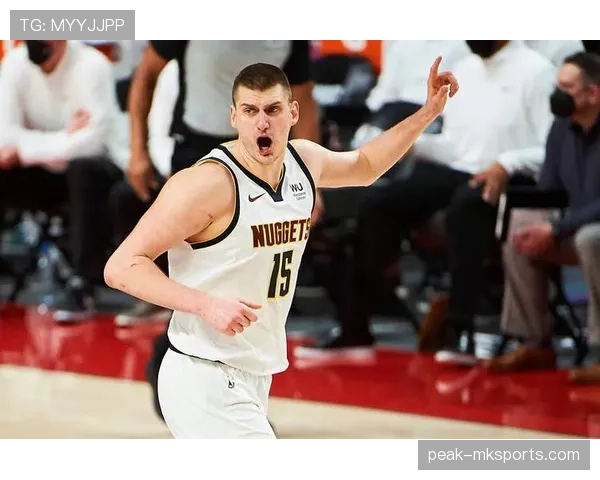 戴维斯挡拆回合效率落后于约基奇